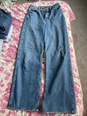 Hollister Ultra High-Rise Baggy Jeans in Light Blue
